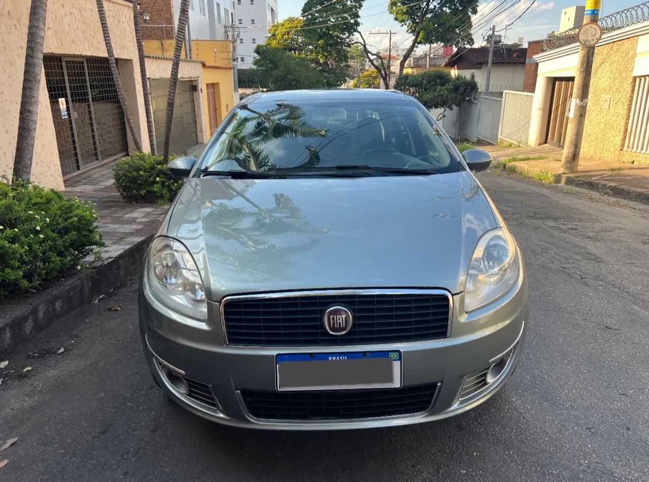 Fiat Linea Absolute 1.9/1.8 Flex Dualogic 4P 2010 - Foto 2