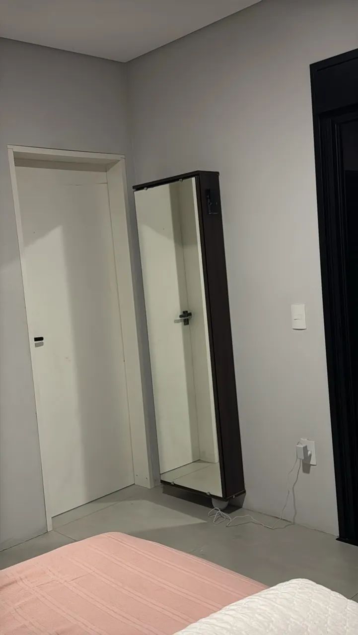 Vendo Sapateira - Com Espelho 