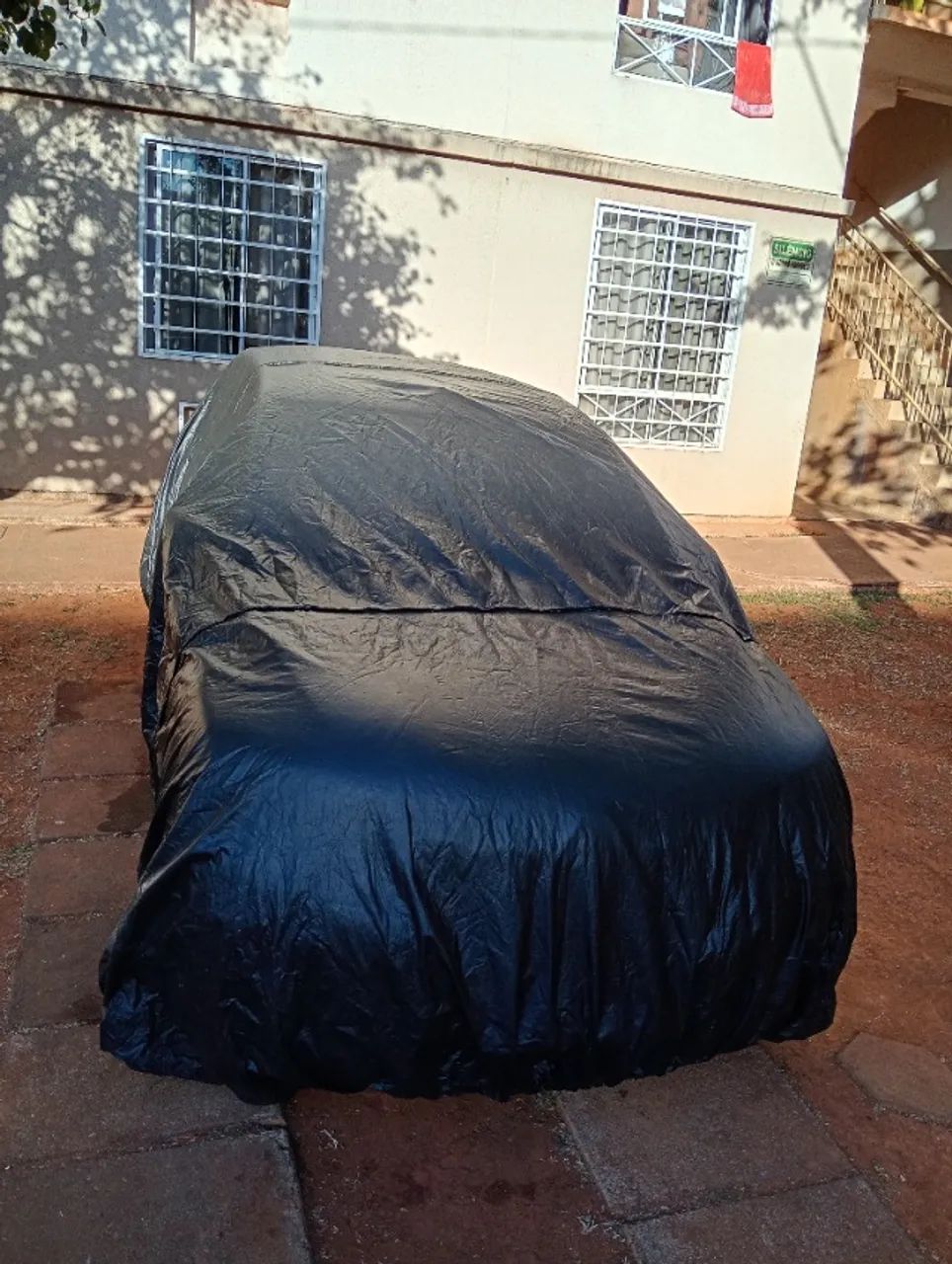 Capa para carro preta em Corino - Foto 5