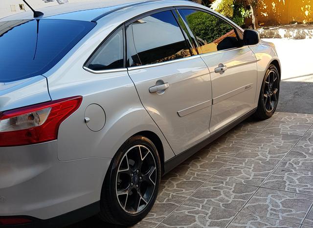 Só Venda.Ford Focus Titanium c/GNV 6° geração. Docs OK. R$43.500 - Foto 3