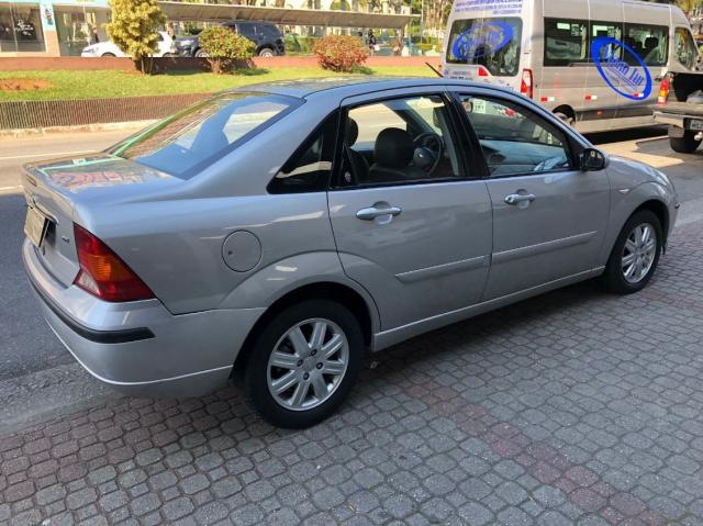 FORD FOCUS 2.0 GHIA SEDAN 16V - Foto 6