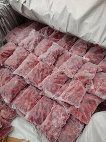 Morangos e cupuaçu congelados