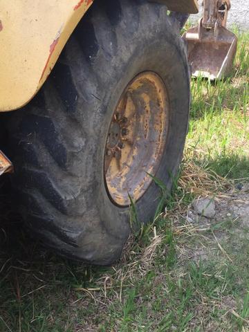 Vendo retroescavadeira FB 80.3 - Foto 5