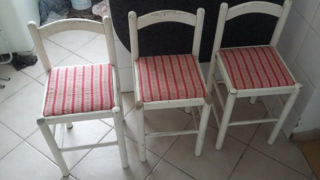Mesa p/ cozinha com 3 cadeiras inclusas - Foto 2