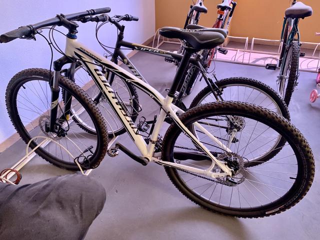 Bicicleta MTB SPECIALIZED