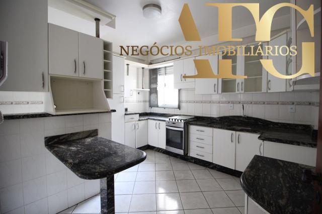 Apartamento com 3 dormitórios 1 suíte com elevador e sacada, próximo ao trevo de Barreiros