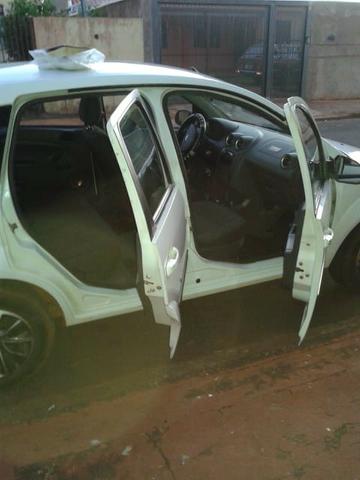Ford Fiesta 2005 - Foto 2