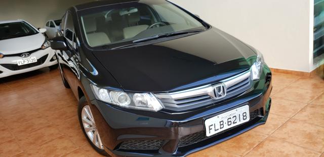 Civic 1.8 LXS ano 2014 - única dona - câmbio manual - Foto 6