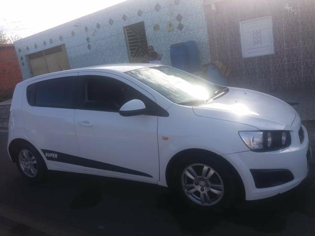 Carro muito Novo e muito econômico