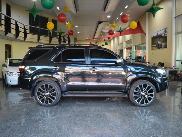 Toyota Hilux SW4 Srv 7 Lugares 4X4 AS - Foto 4