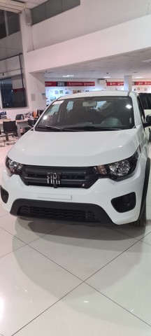 FIAT MOBI É O LIKE 1.0 COM CÂMBIO MANUAL NA COR BRANCO BANCHISA.