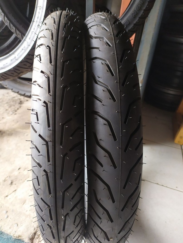 2 pneus moto sem câmera