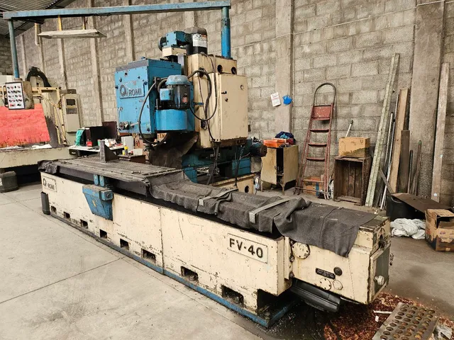 Fresadora vertical Romi FV 40