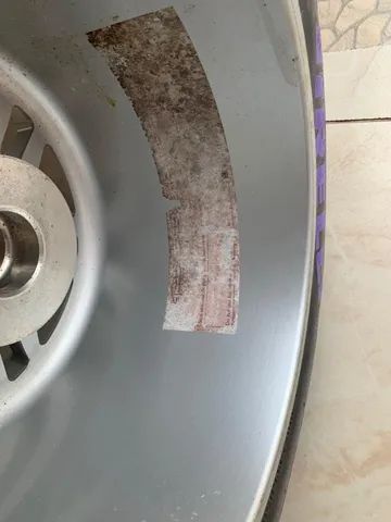 Roda e Pneu Formula 1 ano 2016 - Foto 4