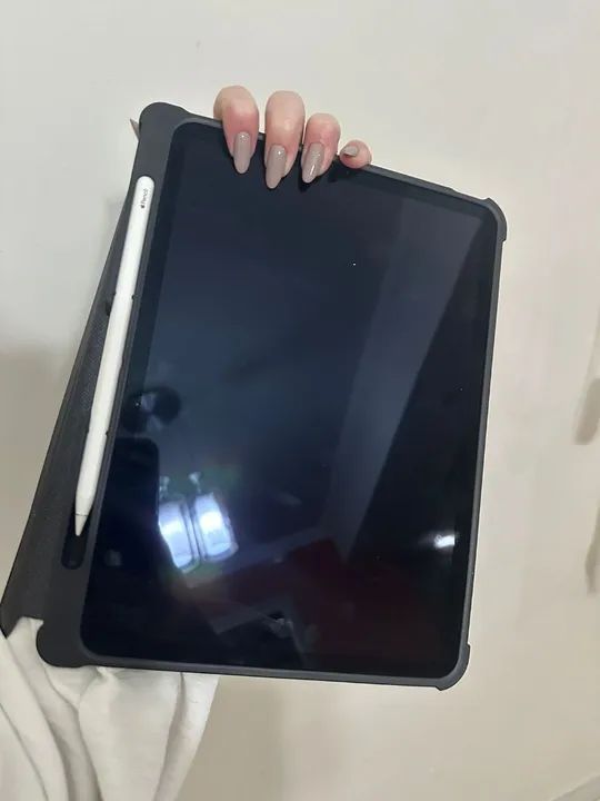 Vendo iPad Pro M2 (11") Wi-Fi 256GB + Apple Pencil (2ª Geração) + Capa Teclado - R$ 6.000 - Foto 3