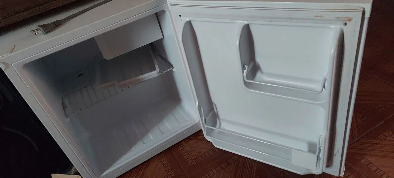 Frigobar semi-novo. - Foto 2