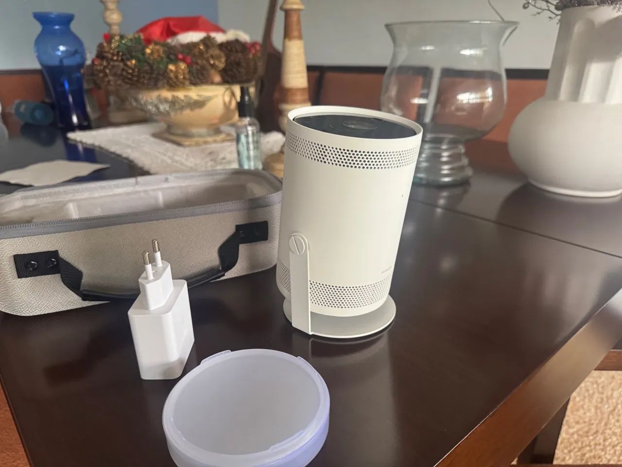 Preço imperdivel!! Samsung The Freestyle 2nd Gen projetor Smart Portátil com CASE