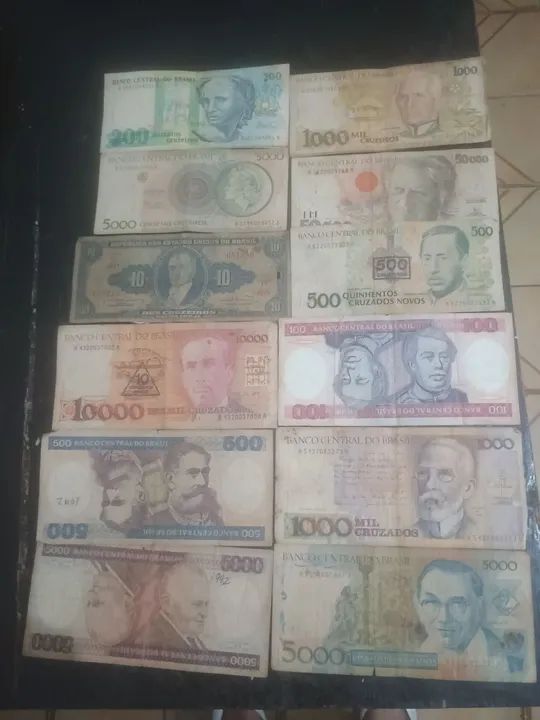 Moedas antigas e cédulas 