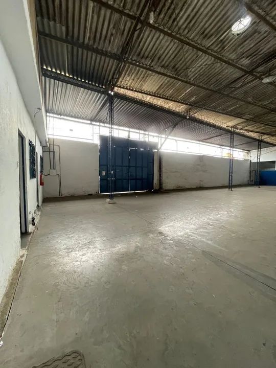 Galpão, com 570m, na Rua Maria Januária, S. J. Meriti, ao lado da madeireira e do Assaí - Foto 2