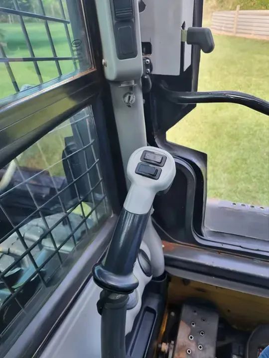 Mini Carregadeira L 218 Ano 2020 - Foto 6