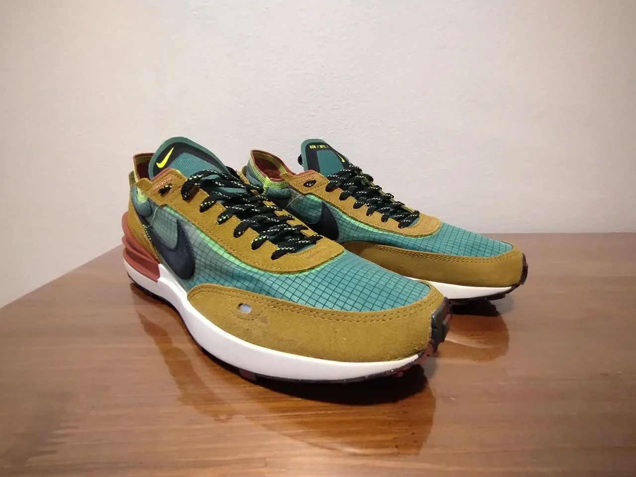Nike Waffle One SE Golden Moss 42