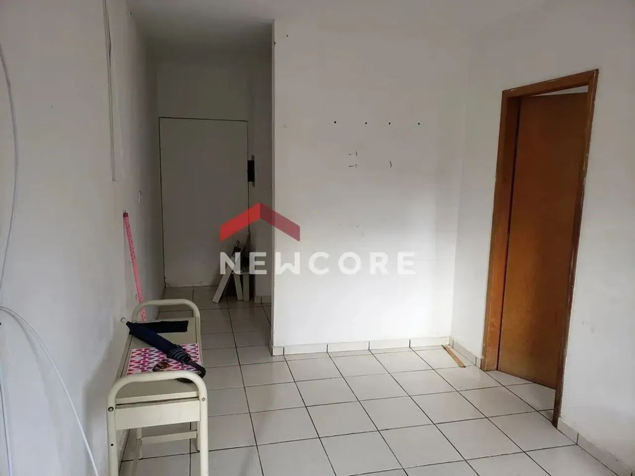 Casa em Rua Capitão-do-mato - Conjunto Habitacional Violim - Londrina/PR - Foto 3