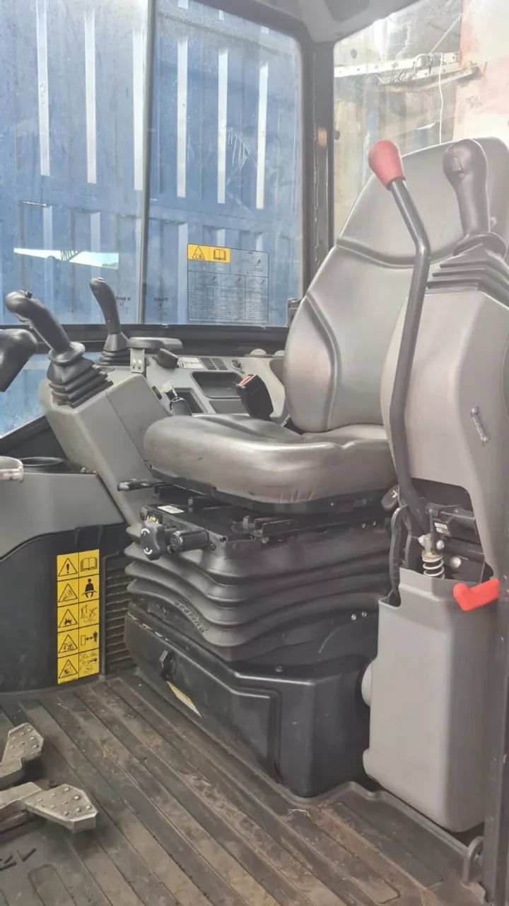 Miniescavadeira Bobcat E35z 2023 645hs Fechada+ar+est Aço - Foto 5