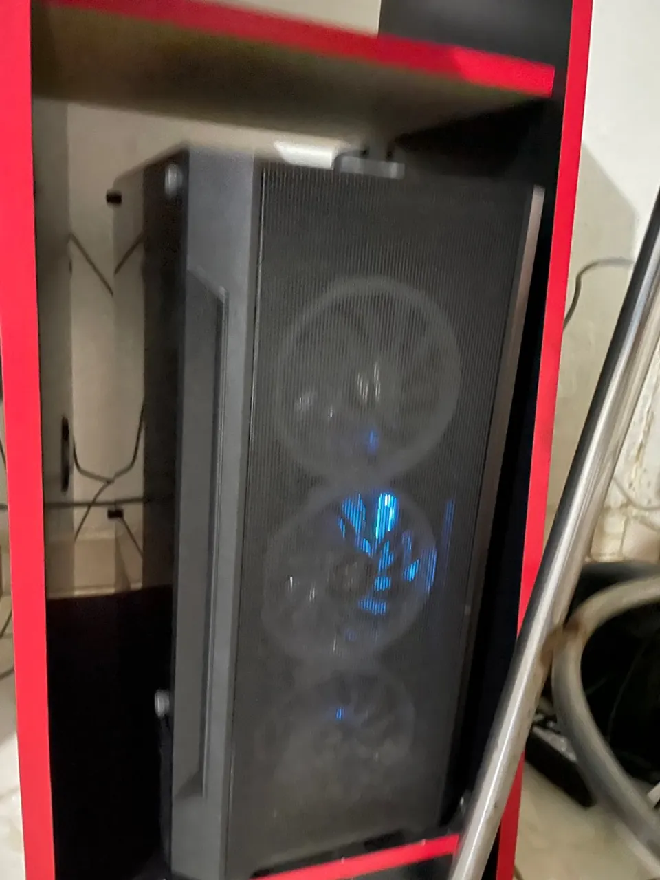 PC Gamer completo (mesa, monitor, teclado, mouse e módulo isolador)