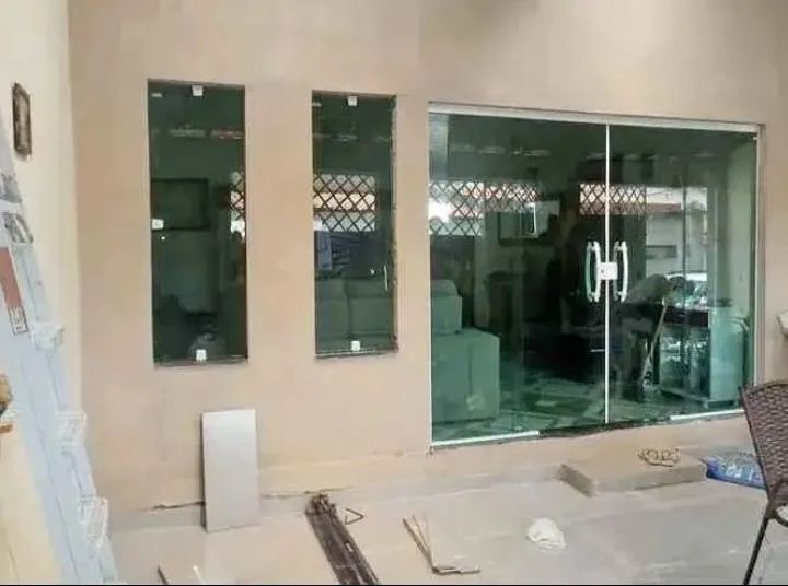 Montagem e manutenção de portas de madeira vidro e alumínio  - Foto 3