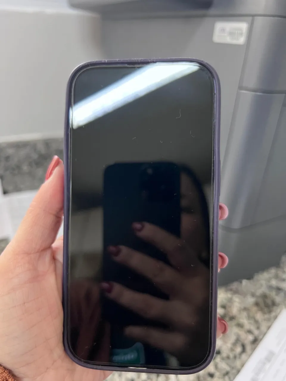VENDE SE IPHONE SEM NENHUM DETALHE - acompanha caixa e fone