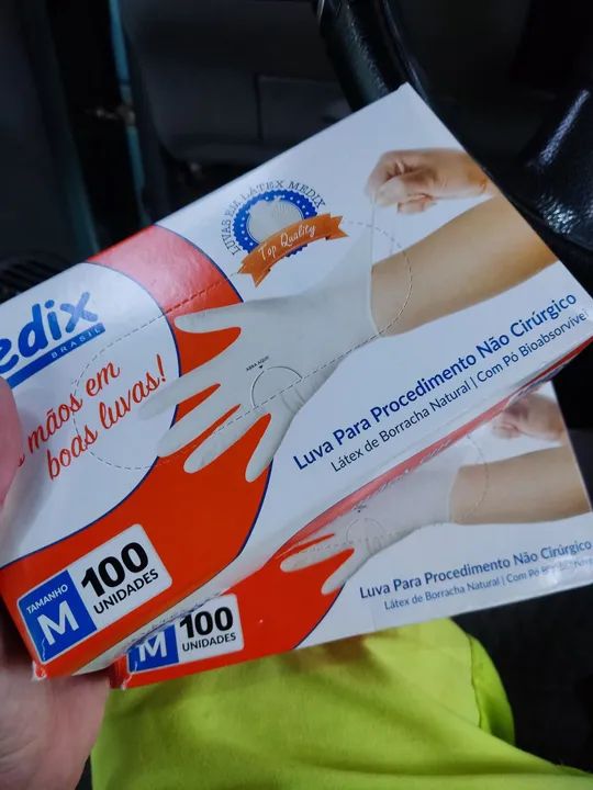 CAIXA SE LUVAS LÁTEX 100 UNIDADES (M) 