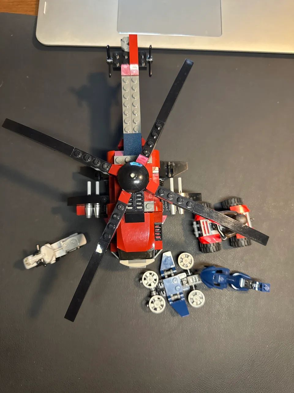 Conjunto de veiculos e helicópteros Lego original - Foto 5
