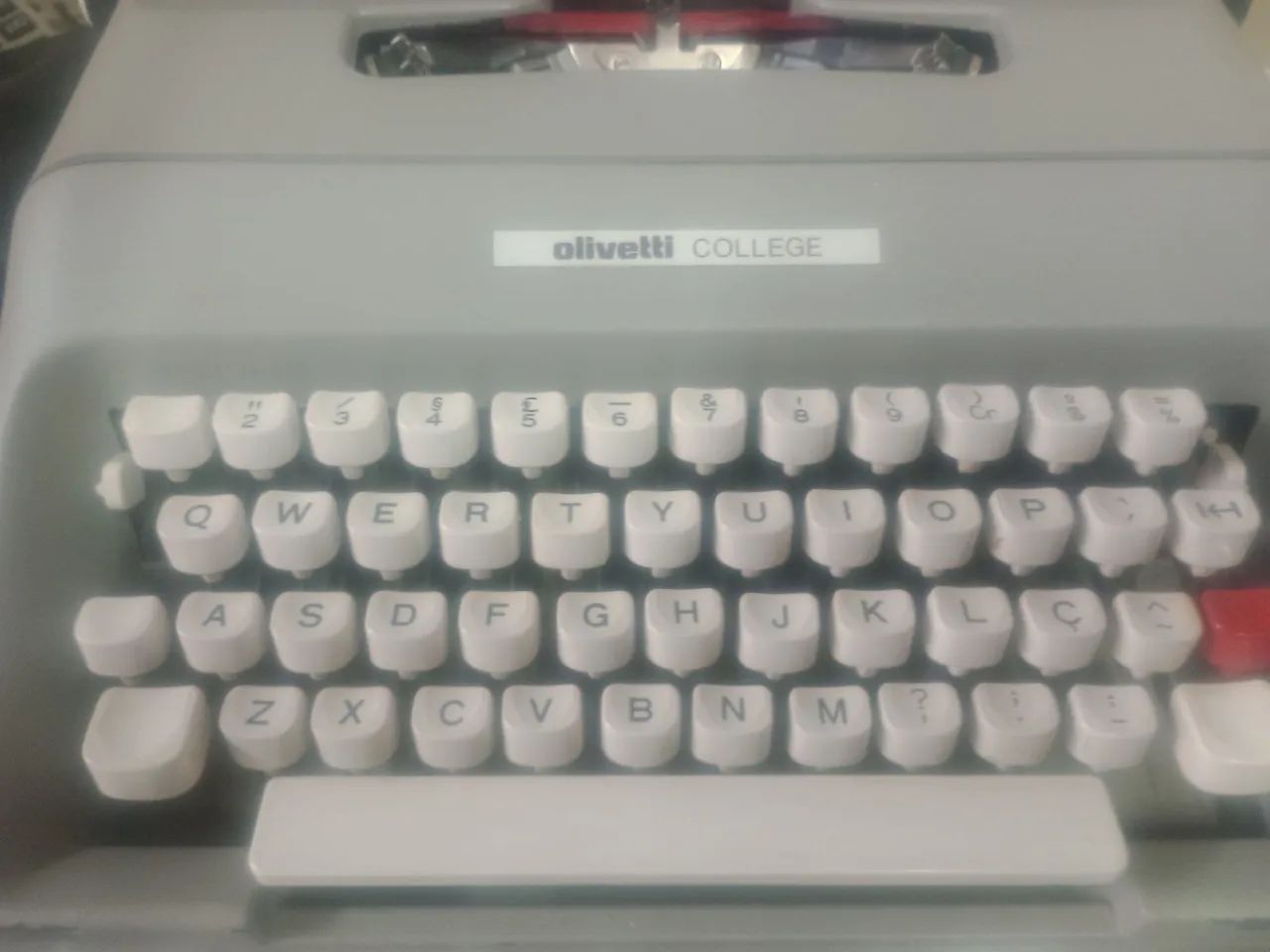 Máquina de escrever antiga olivette college - Foto 2