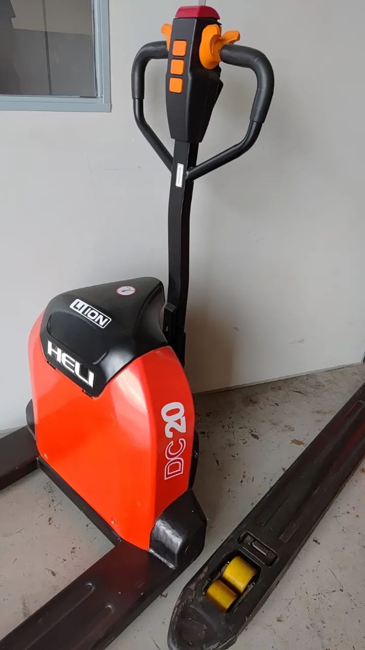 PALETEIRA ELETRICA CAP 2TONELADAS - Foto 3