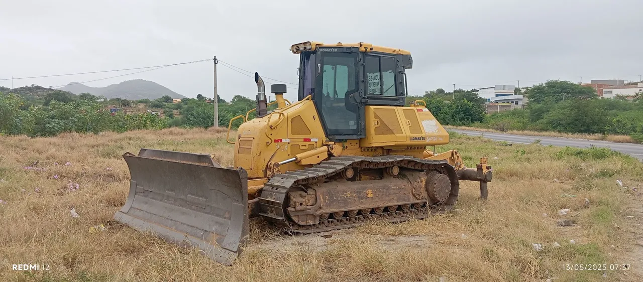 Vende-se trator de esteira D-61 EX
