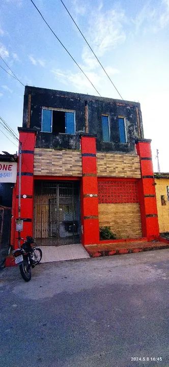 //Casa com quintal no Monte das Oliveiras