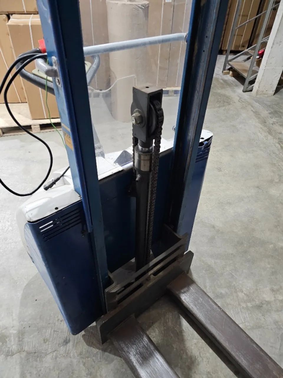 Paleteira Paletrans Elétrica 1200Kg - Foto 6