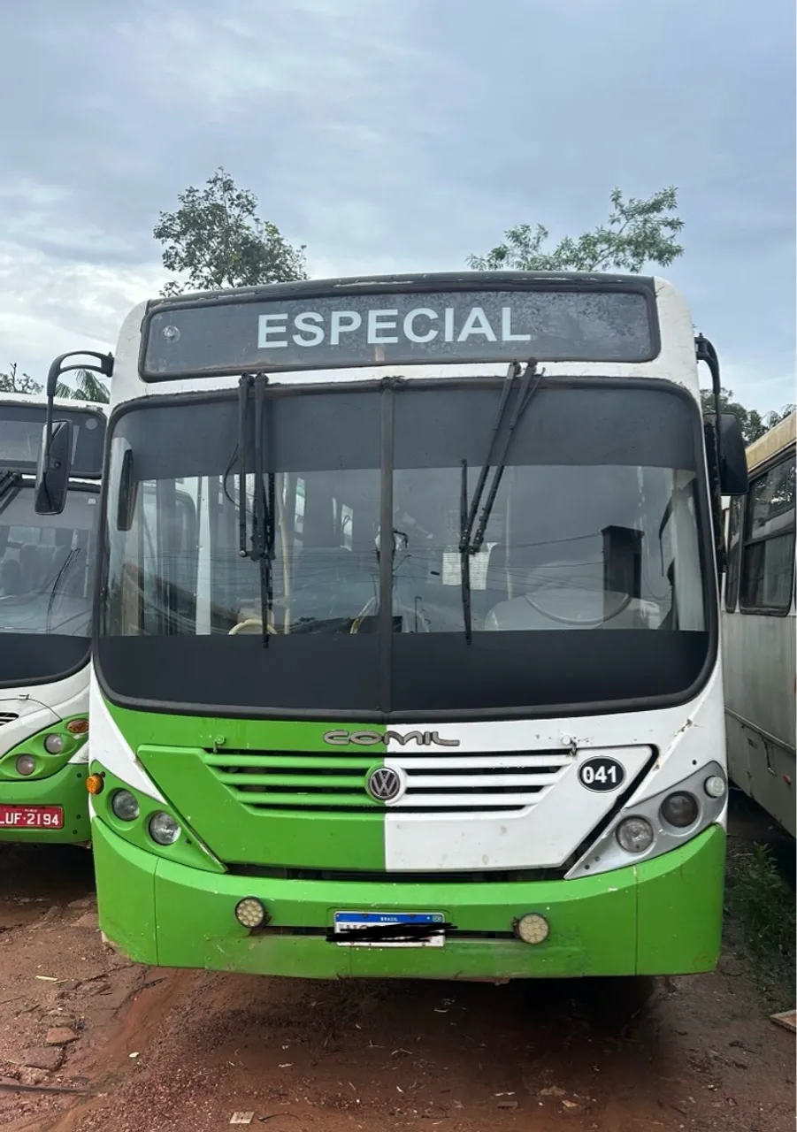 Volkswagen 17230 2011