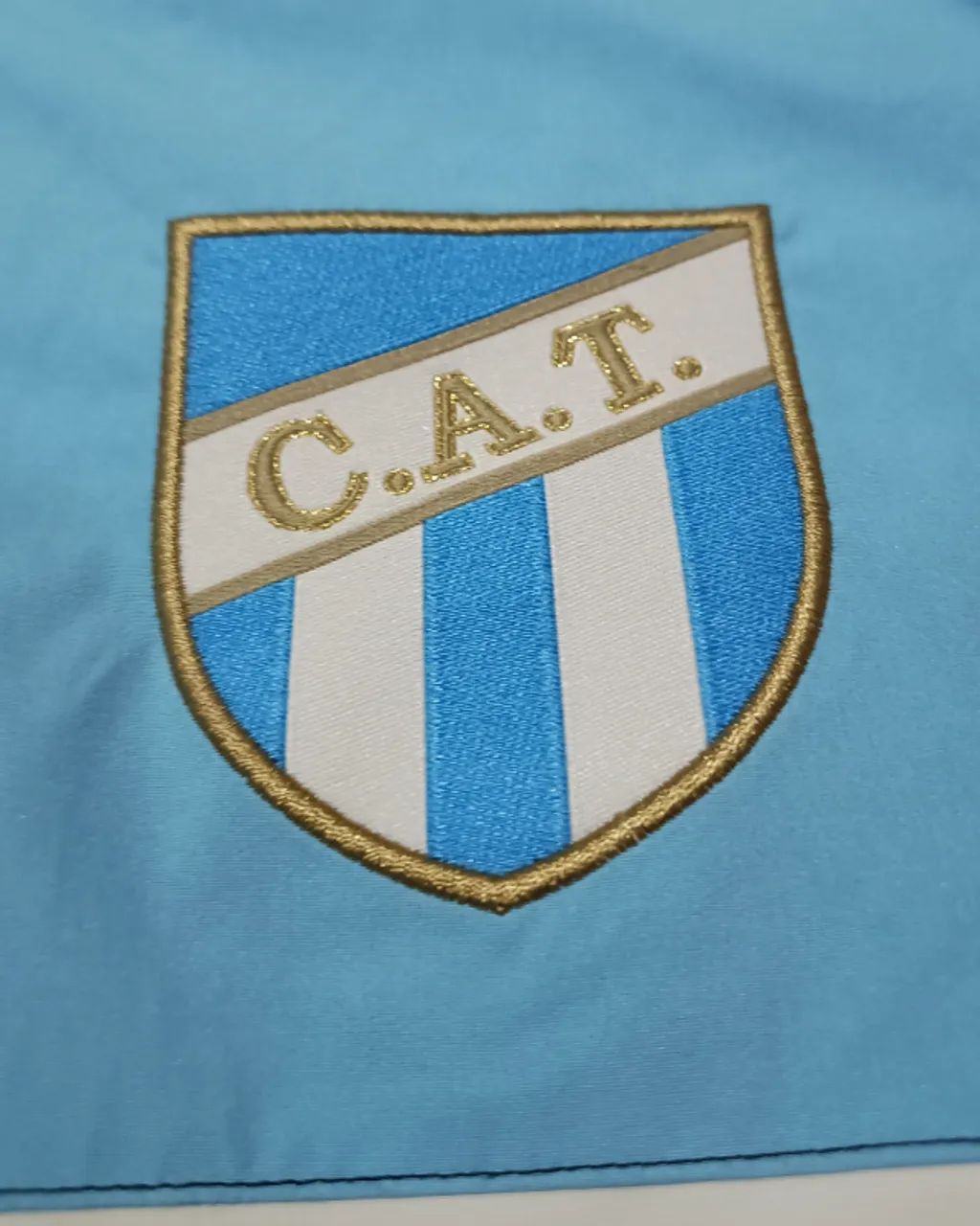 Jaqueta Corta Vento Atlético Tucuman Umbro 2022 - Foto 3