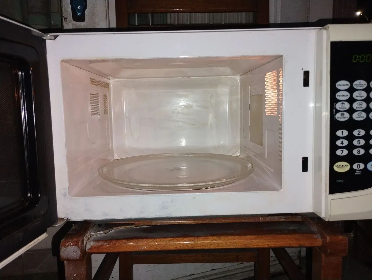 Microondas PHILCO 30 Litros 110 V - Foto 4