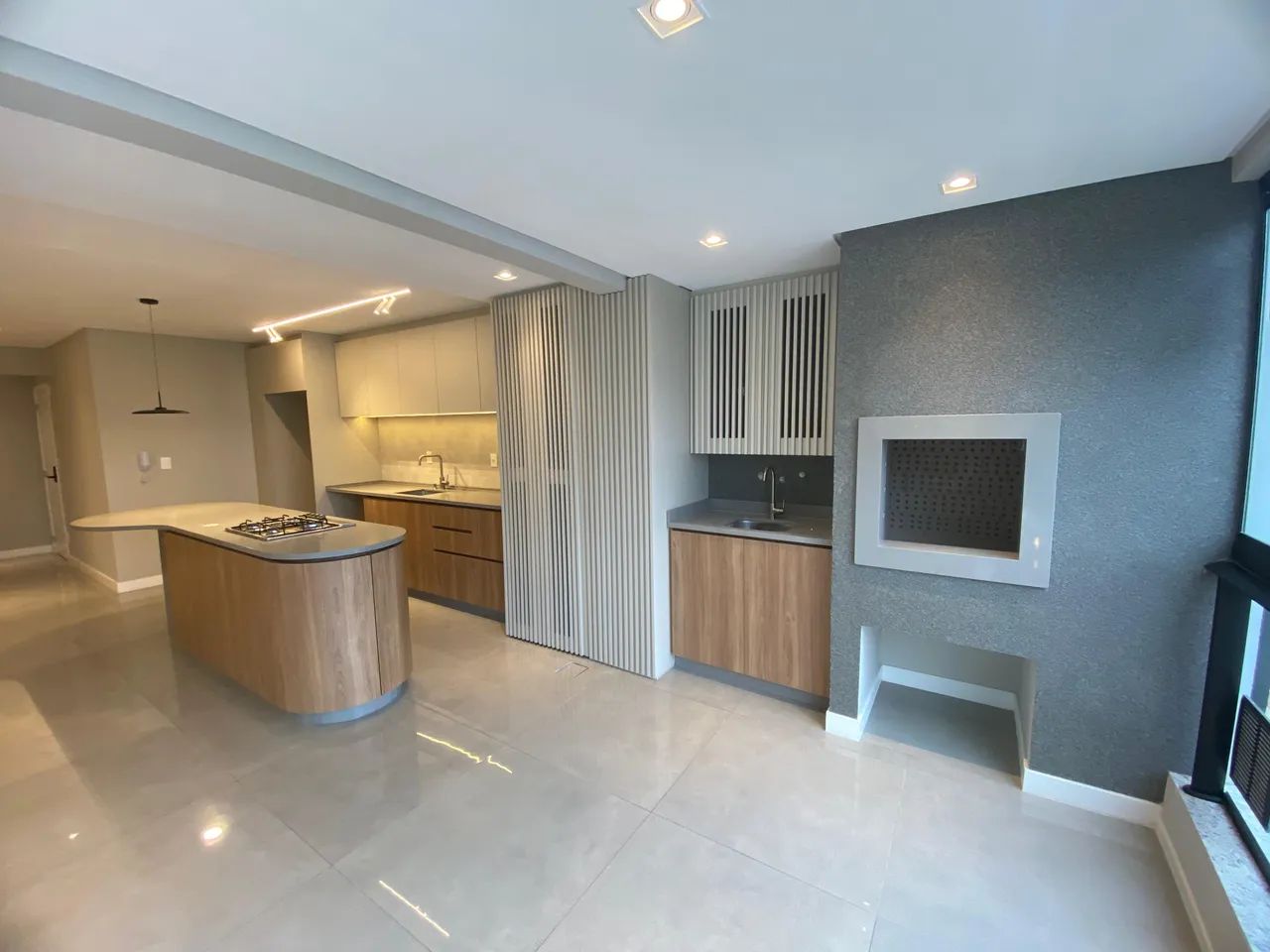 3 suites com 2 vagas