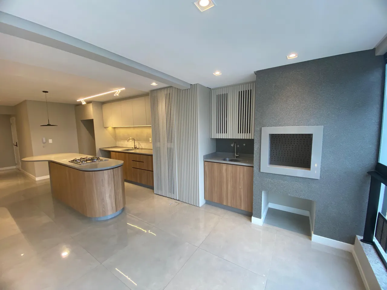 3 suites com 2 vagas