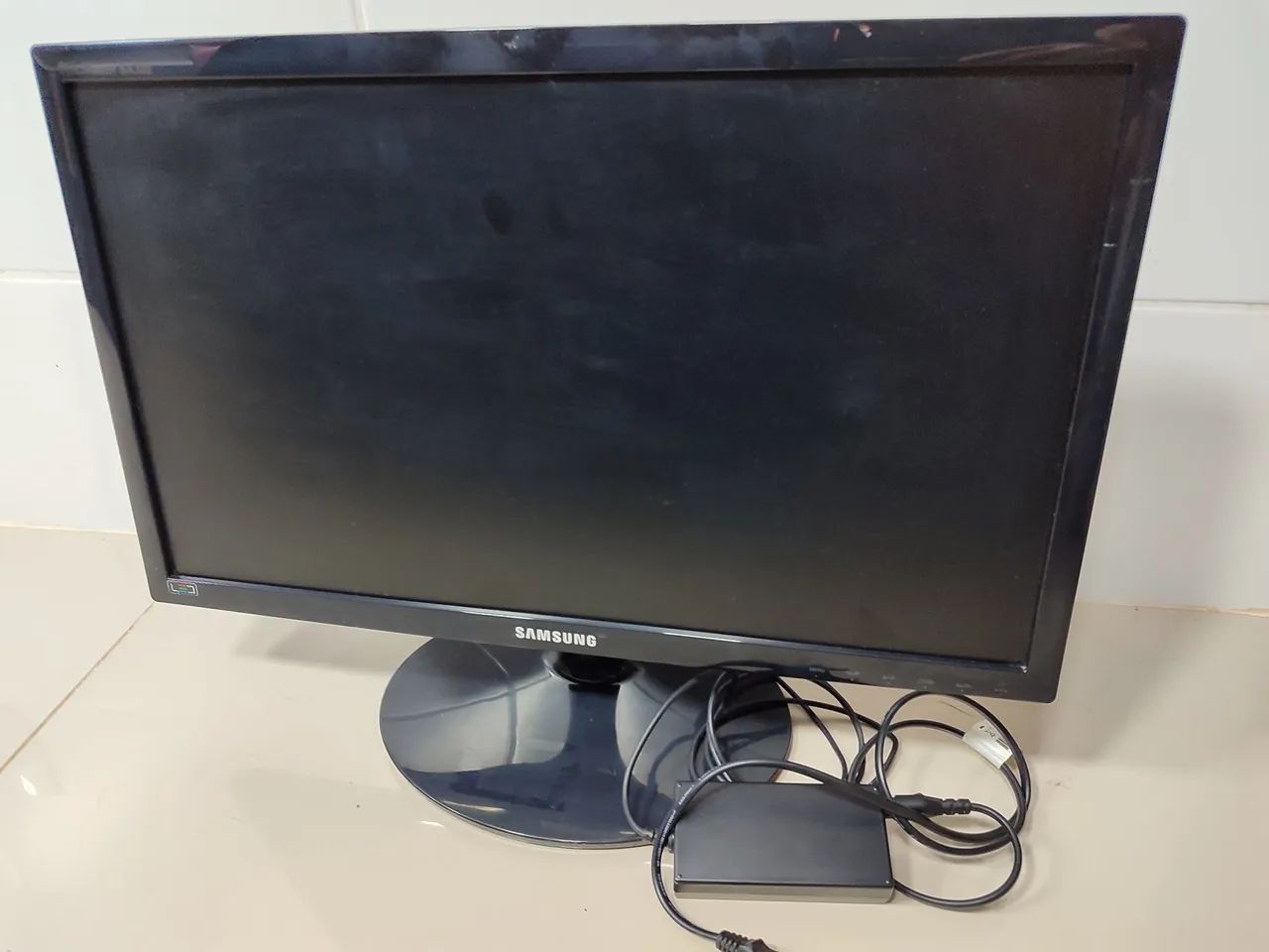 Monitor Samsung B22A300B com fonte e cabo - Foto 2