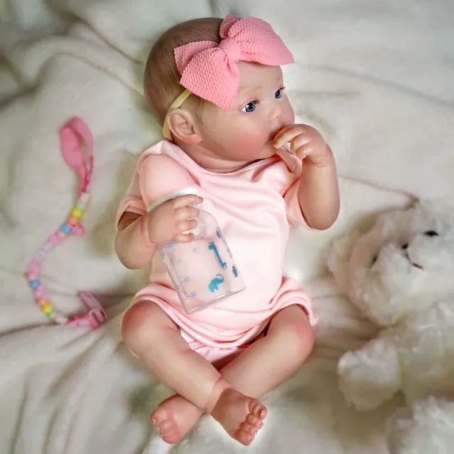 Boneca Bebê Reborn Pintada Realista 48cm Menina Fofa Corpo de Silicone - Foto 2