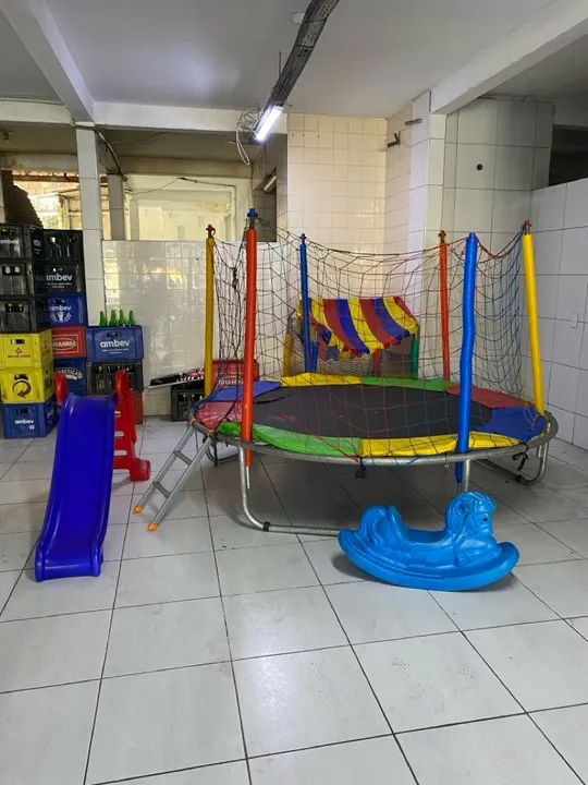 Conjunto de mesas e cadeiras de madeira, freezer, materiais completo para restaurante - Foto 6