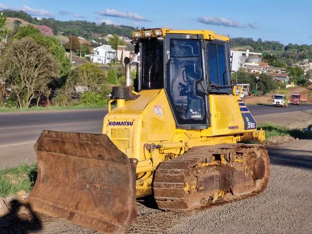 Trator de Esteira Komatsu D51EX ano 2018 com 9.200 horas  motor cummins 6cc - Foto 4