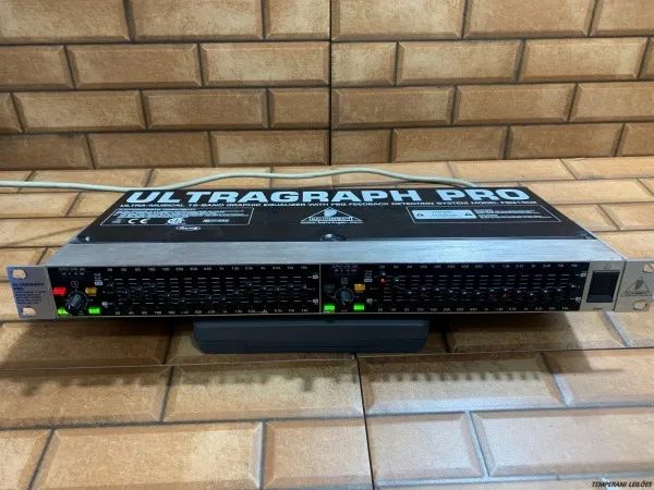 Equalizador 2 Canais De 15 Bandas Fbq-1502hd Behringer