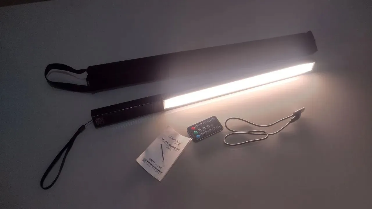 Bastão de LED Luxceo Q508A com controle remoto