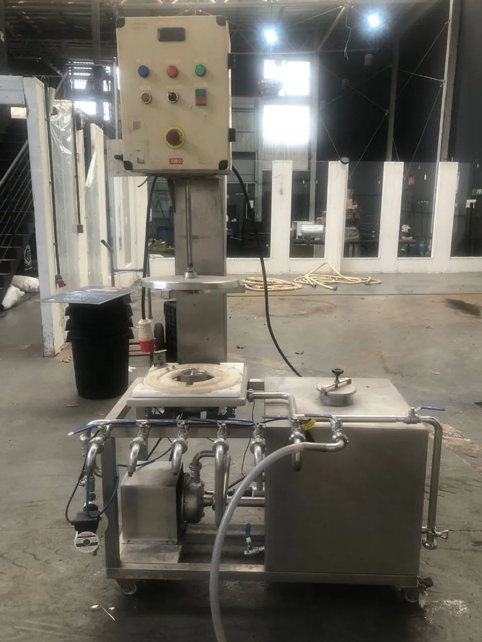 Lavadora de barris AGM<br>INCLUSO PRESSURIZADOR DE ÁGUA E FILTRO MICROBIOLÓGICO <br>11.000,00