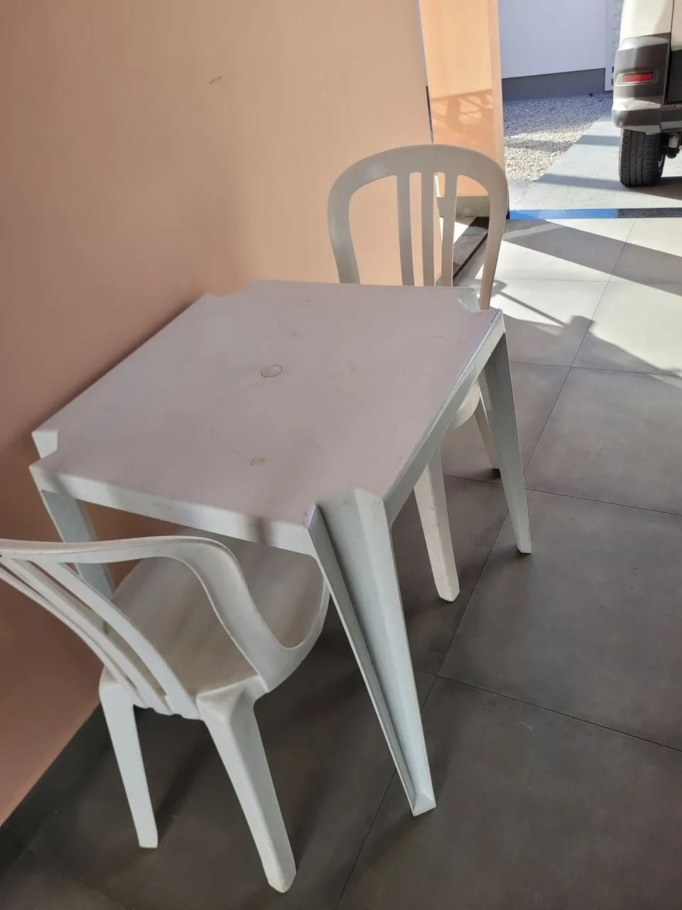 Mesa e cadeira de plastico,  entrego  - Foto 2